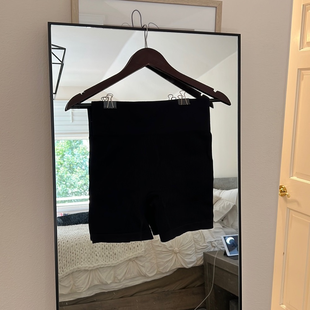 Amazon Small Ribbed Black Exercise Bike Shorts